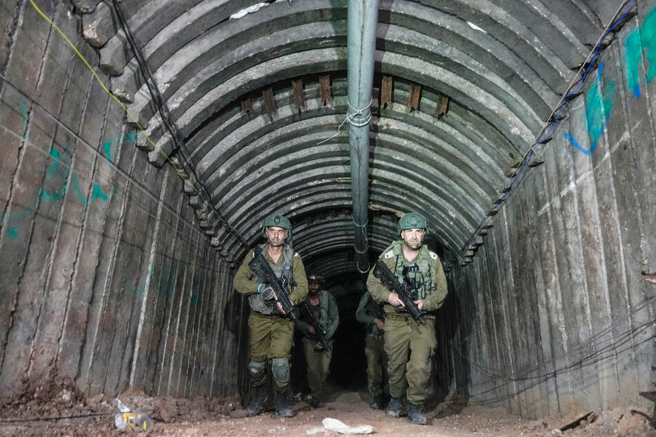 Israelische Soldaten in einem Tunnel der Hamas im nördlichen Gazastreifen (Archivbild). In solch einem Tunnel soll Issa getötet worden sein.