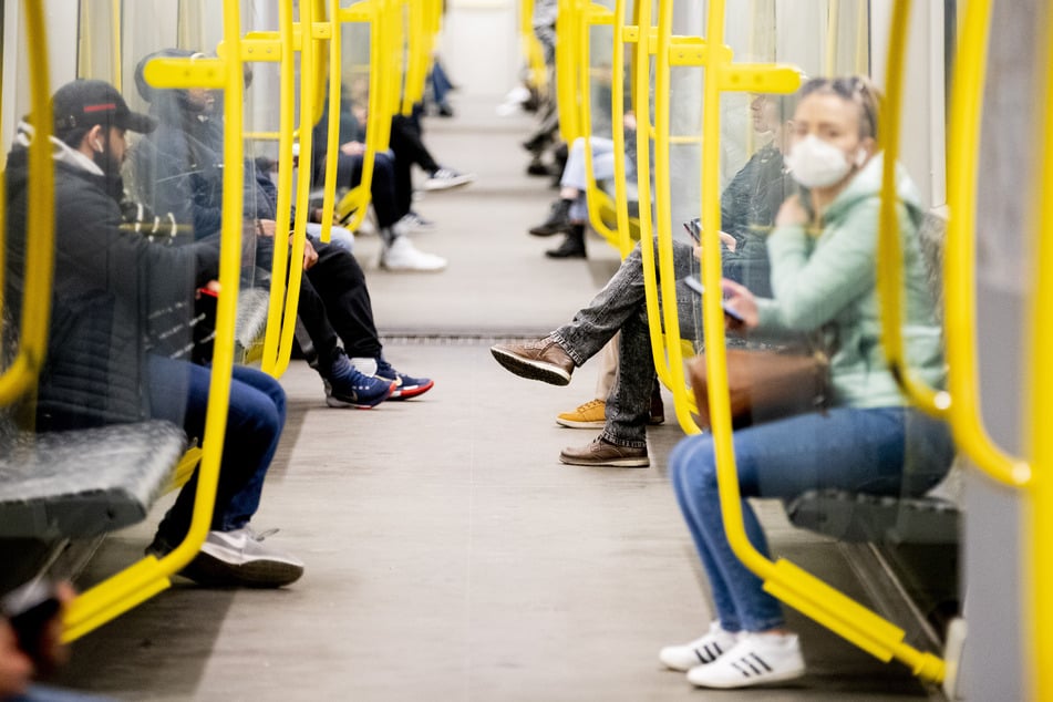 Ab Montag gilt die Maskenpflicht in Berliner Bussen und Bahnen.