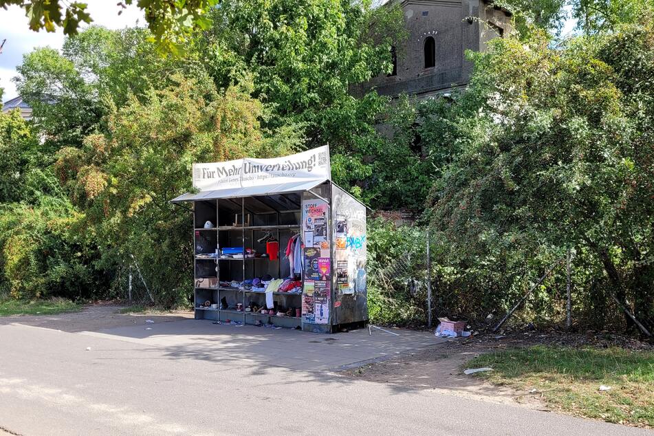 Ihr findet den Tauschschrank im Lene-Voigt-Park im Stadtteil Reudnitz.