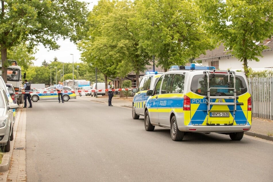 Die Polizei sicherte den Tatort am Samstag für die Spurensicherung ab.