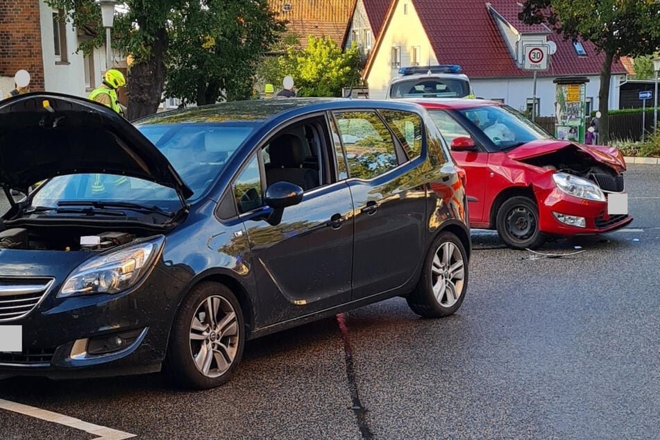 Vier Verletzte: Opelfahrerin missachtet Vorfahrt