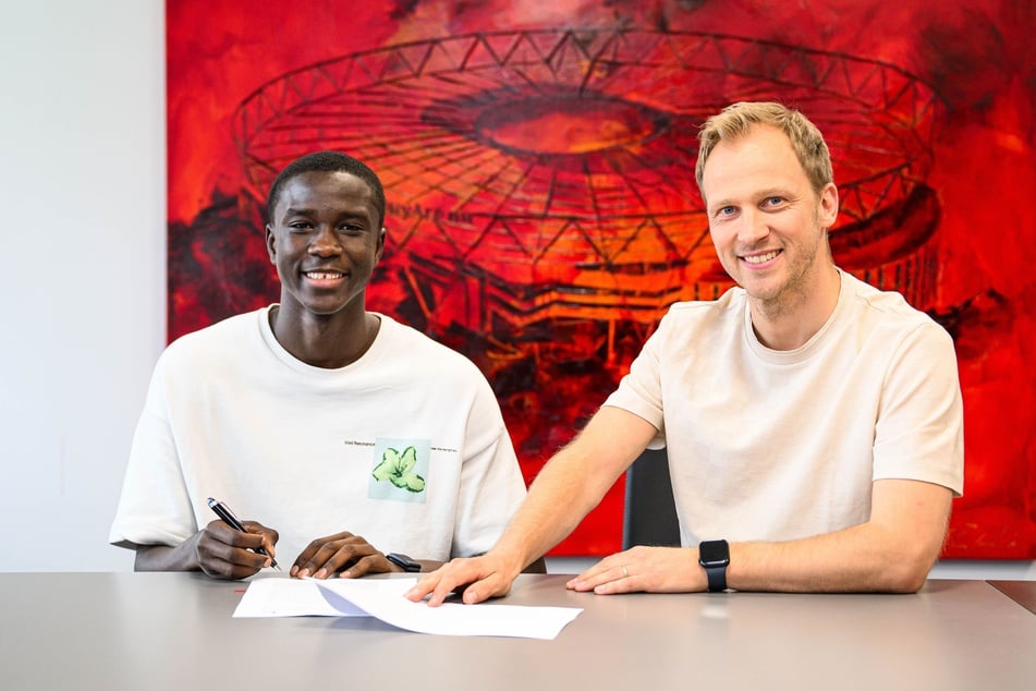 Bayer Leverkusen stattete Abdoulaye Faye (20) zwar mit einem langfristigen Vertrag aus, wird ihn aber wohl sogleich wieder verleihen.