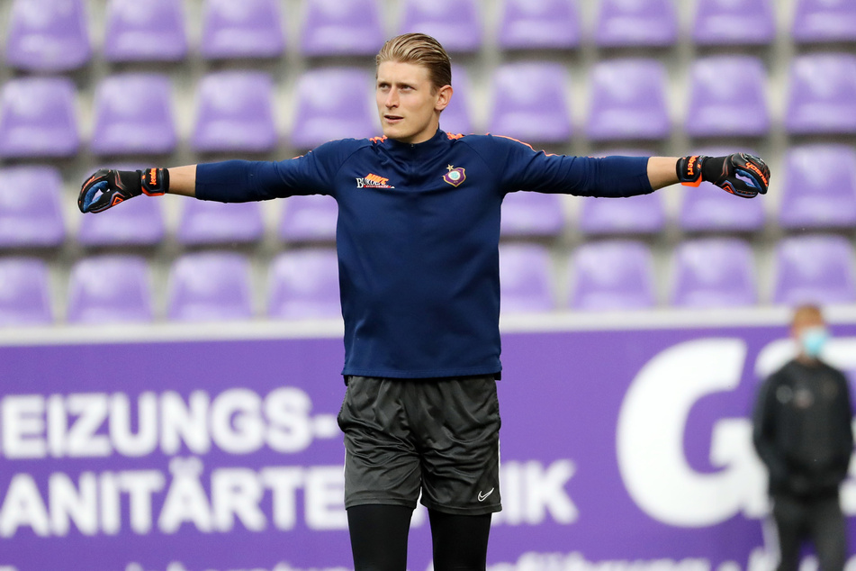 Ersatzkeeper Robert Jendrusch bekommt am Mittwoch seine Chance, soll den verletzten Martin Männel vertreten und den Auer Kasten möglichst sauber halten.