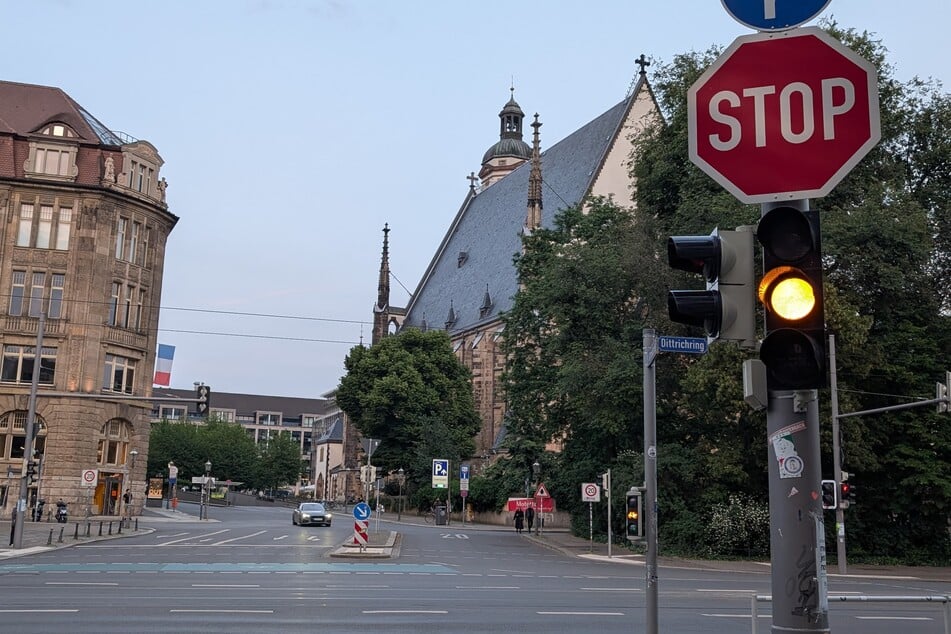 Die Sticker sind nur erkennbar, wenn die Ampel auf Grün steht.