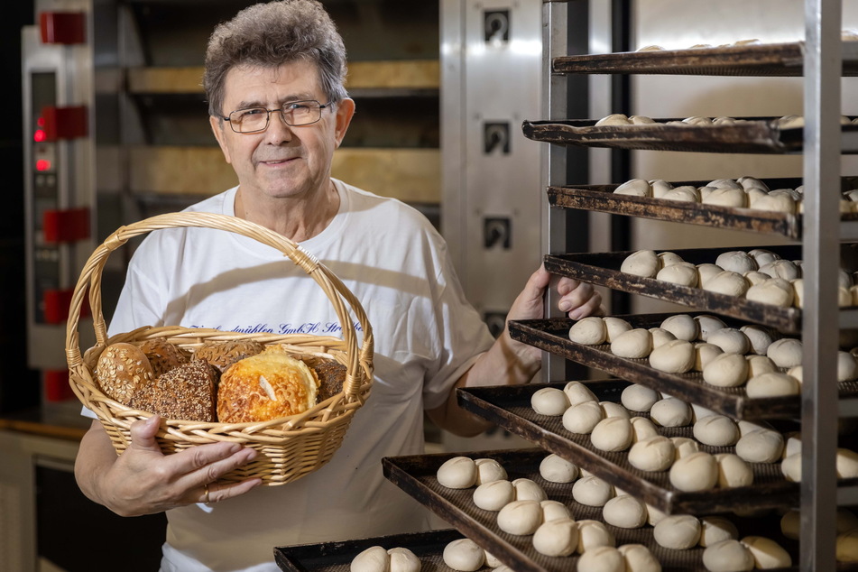 Bäckermeister Wolfgang Meyer (75) von der Bäckerei Meyer: "Wer auf dem Weihnachtsmarkt arbeitet, muss wissen, was auf ihn zukommt."