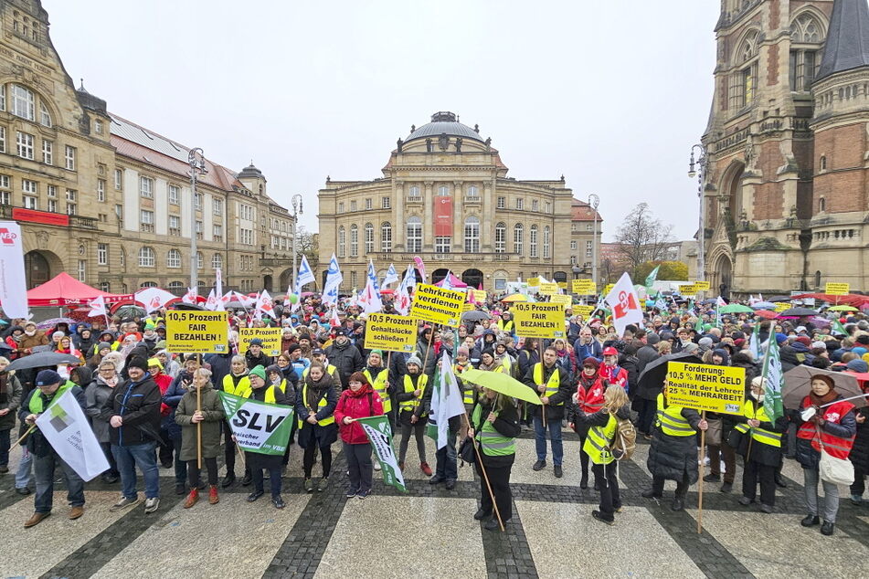 1500 Lehrer in Chemnitz und Zwickau im Warnstreik