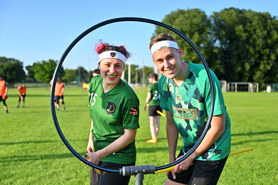 TAG24-Reporter Benjamin Schön (22) stürzt sich beim Quidditch ins Getümmel.