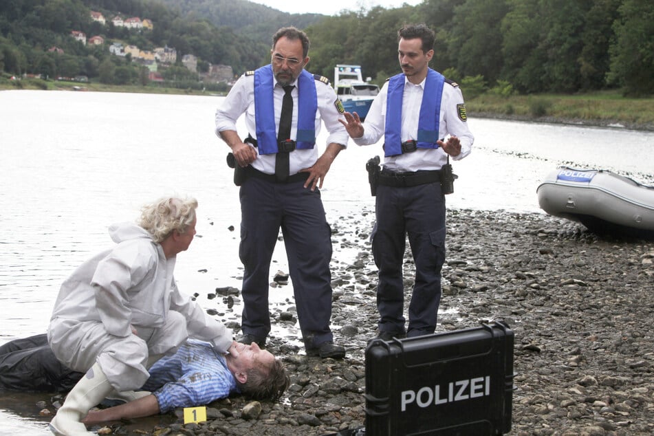 Musste im kalten Wasser lange still liegen: "Leiche" Benjamin Pauquet.