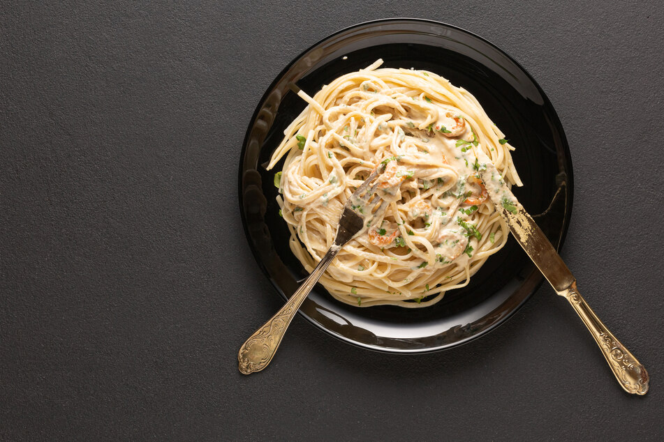 Alfredo is a simple and delicious sauce, and can be paired with a variety of ingredients.