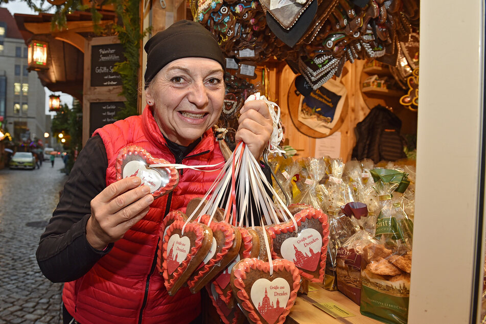 Auch Pfefferkuchen-Händlerin Katrin Hantsche (53) hat aufgegeben, auf einen Markt zu hoffen.