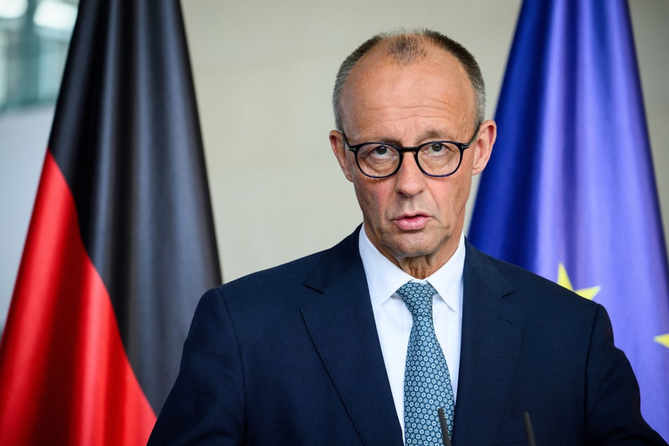 Bundeskanzler Friedrich Merz (69, CDU) steht für seinen Israel-Kurs-Wandel in der Kritik.