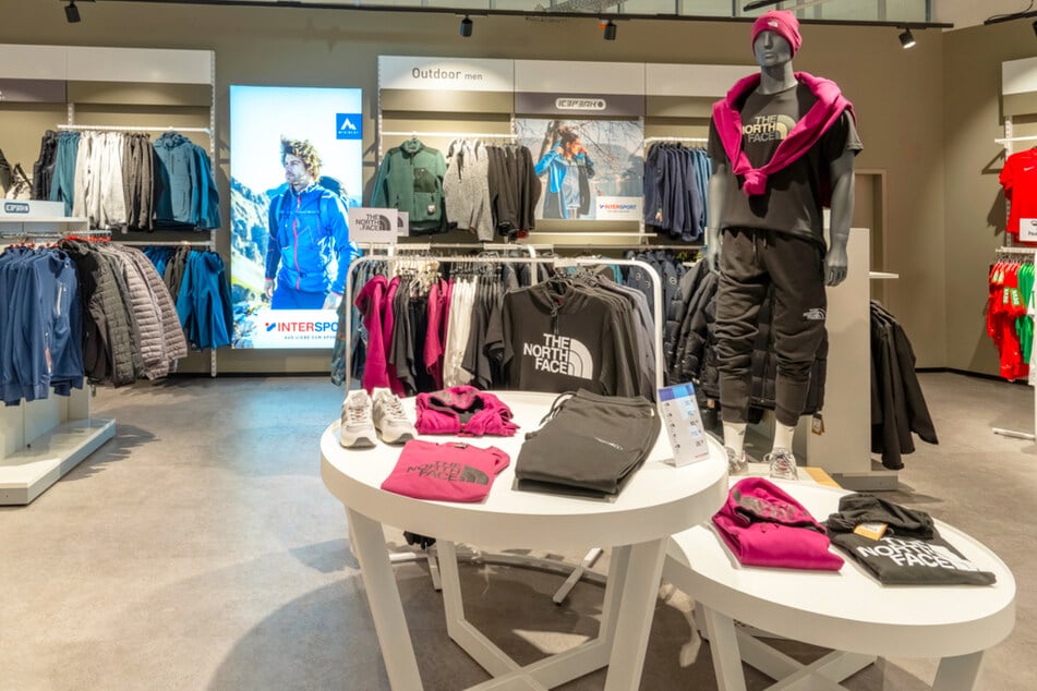 Bei INTERSPORT gibt's Sachen von Adidas, Nike und viele weitere mit hohem Rabatt