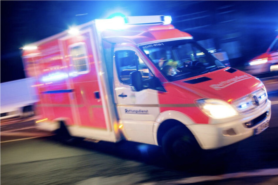 Tragischer Unfall in Sachsen-Anhalt: 35-Jähriger kollidiert mit Baum und stirbt