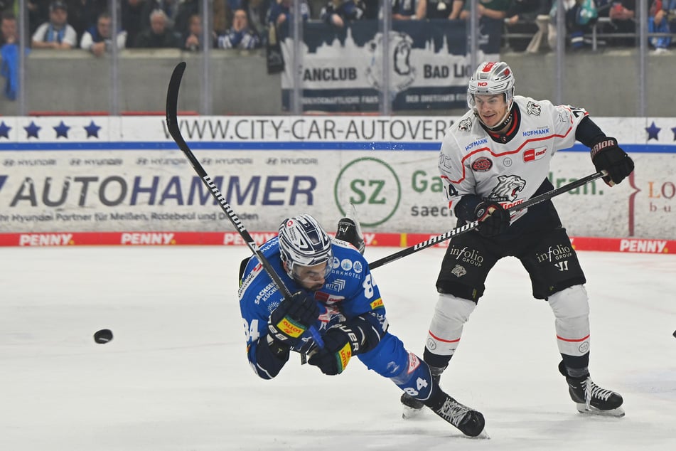 Eine Bauchlandung legten die Eislöwen um Trevor Parkes (l.) gegen Nürnberg hin.