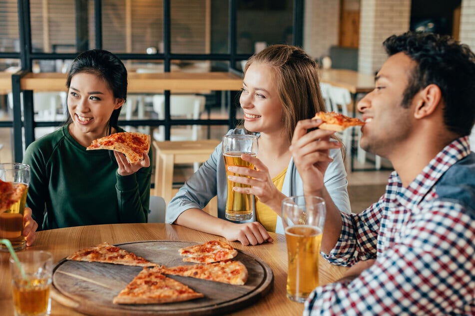 Der Bier-und-Pizza-Tag ist eine gute Gelegenheit zum gemeinsamen Essen.