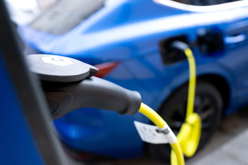 Voraussichtlich im Mai ist nach Angaben des Bundesumweltministeriums die Antragstellung für die neue E-Auto-Förderung der Bundesregierung möglich.