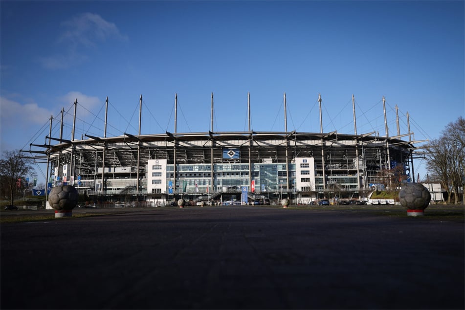 Zuschauer sollten am Samstag mit öffentlichen Verkehrsmitteln zum Volksparkstadion reisen und das Auto besser stehen lassen. (Symbolfoto)