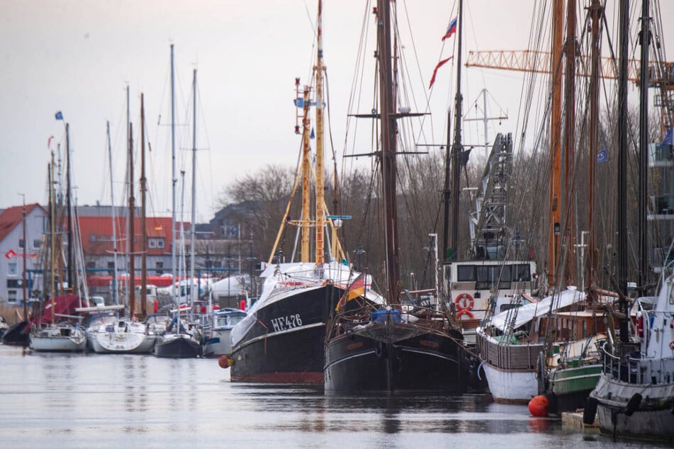 Fischkutter im Hafen von Greifswald abgesoffen: Öl ausgelaufen