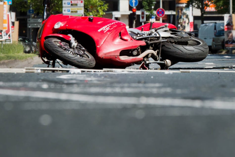 In Bayern kam es am Wochenende zu mehreren Motorradunfällen. (Symbolbild)