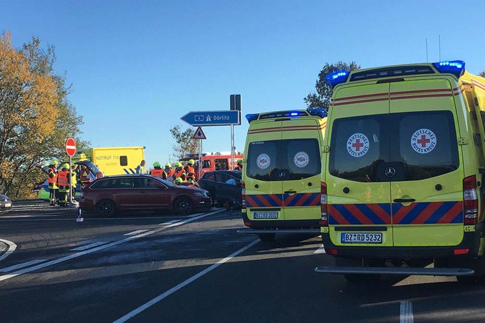 Zahlreiche Rettungskräfte sind vor Ort.