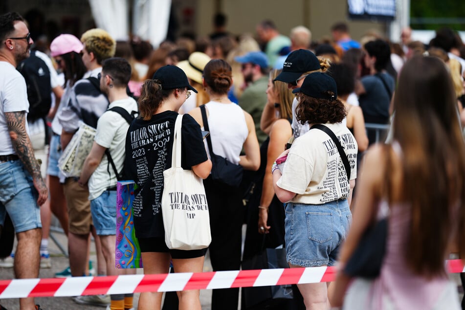 Viele Fans waren damals bereits für die drei geplanten Konzerte nach Wien gereist.