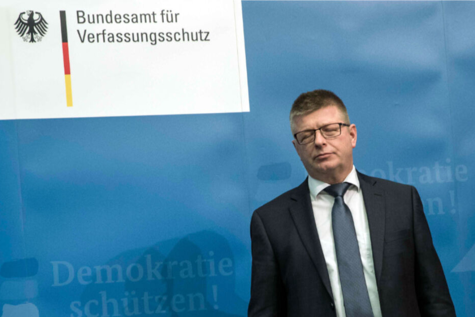 Der Präsident des Bundesamts für Verfassungsschutz, Thomas Haldenwang, steht bei einer Pressekonferenz.