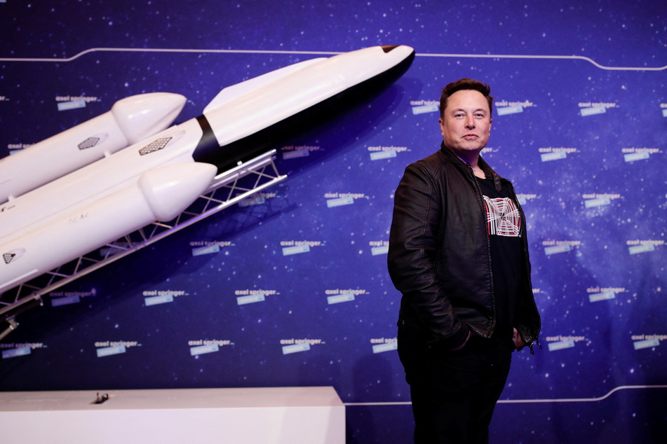 Elon Musk and his company SpaceX are having trouble funding their Starlink internet service in Ukraine, and are now asking for help from the Pentagon.