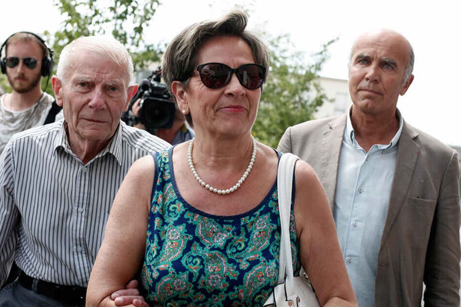 Viviane Lambert (M) und Pierre Lambert (l), Eltern des Wachkomapatienten Vincent Lambert, kommen im Sebastopol-Krankenhaus an.