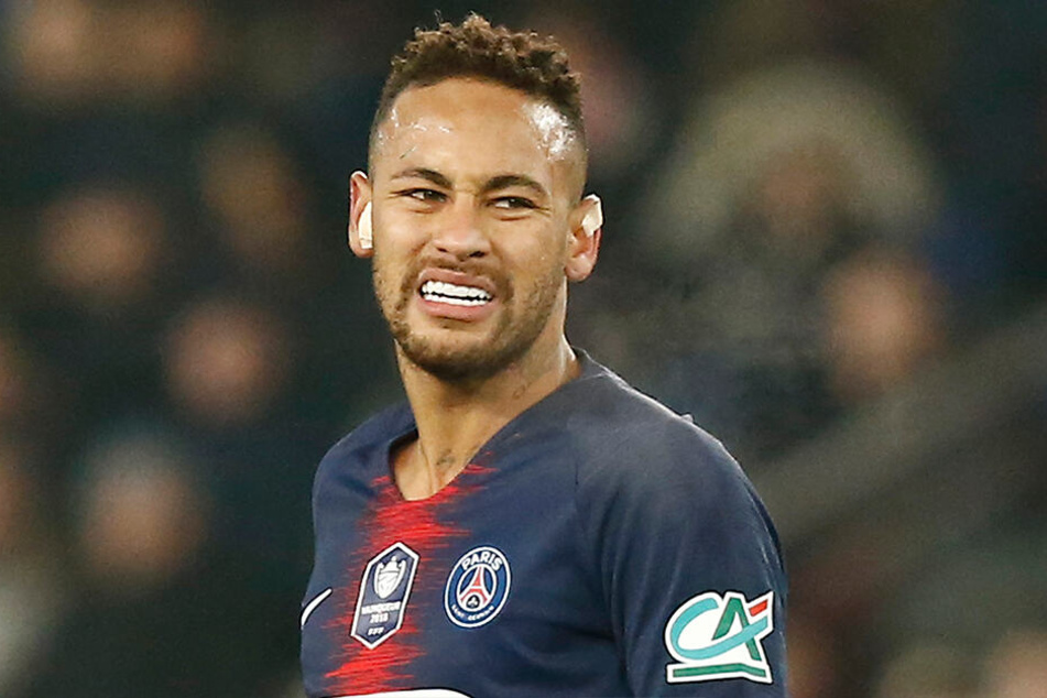 Nach einem Streit mit einen Fan ist der Fußballer Neymar (27) für drei Spiele gesperrt worden.