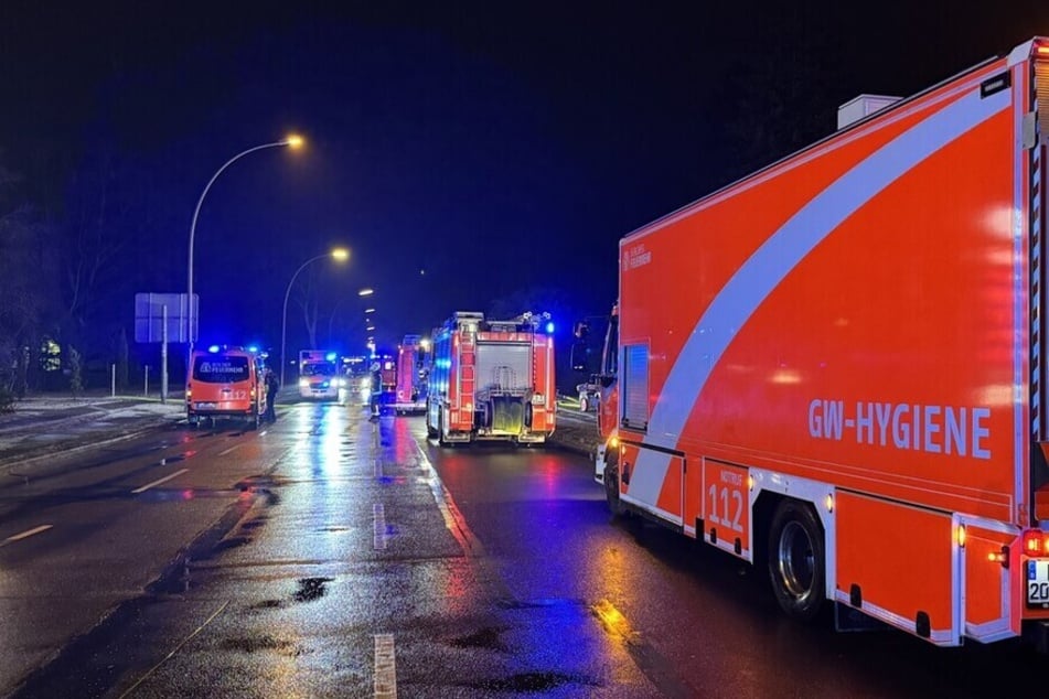 Die Feuerwehr war mit rund 50 Einsatzkräften vor Ort.