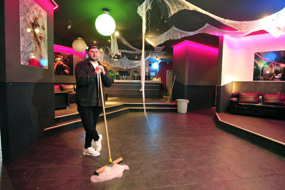 ECS-Betriebsleiter Dominic Weiß (30) war schon im Vorgänger-Club Sax tätig - als Azubi.