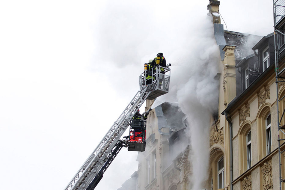 Bei dem Brand in Plauen Anfang Februar sind zwei Männer ums Leben gekommen. (Archivbild)