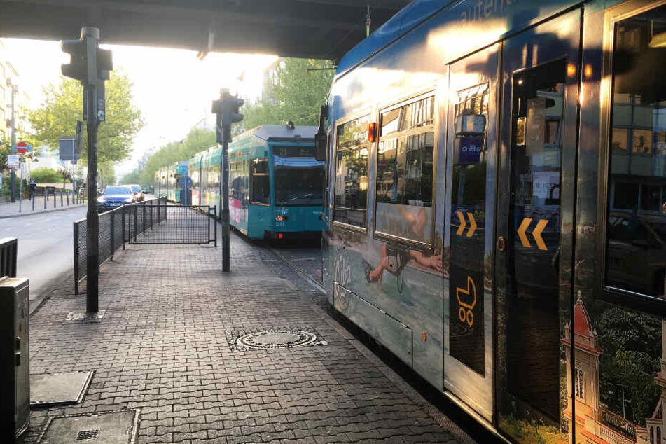 An der Galluswarte stauten sich die Straßenbahnen.