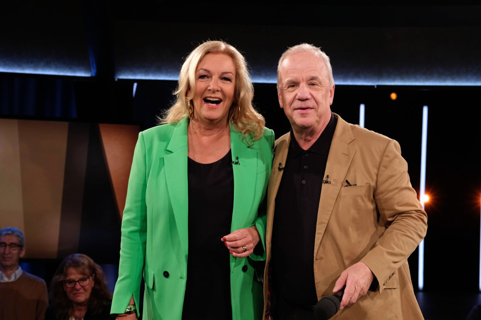 Die Moderatoren Bettina Tietjen (64) und Hubertus Meyer-Burckhardt (67) empfangen in der "NDR Talk Show" eine illustre Runde an Gästen.