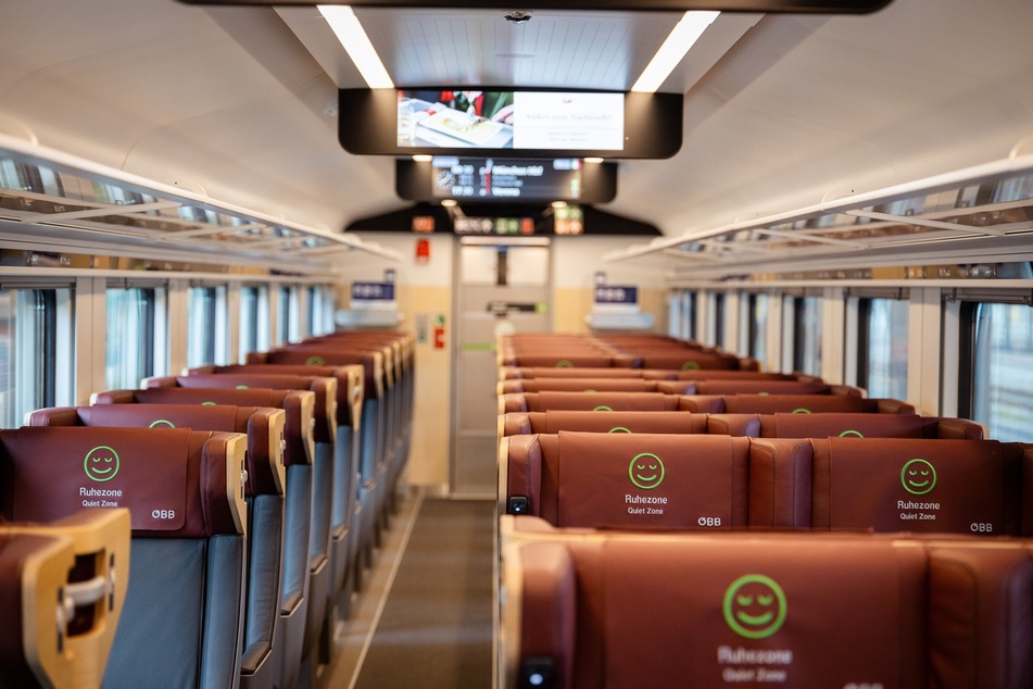 Der Innenraum des neuen Railjets soll Lust auf Reisen im Zug machen - und diese nochmals bequemer.