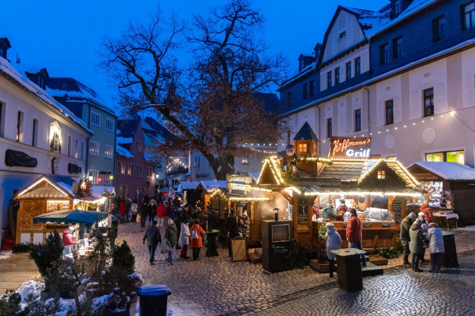 Er gehört zu den Highlights vom Schwarzenberger Weihnachtsmarkt: der Märchenumzug.