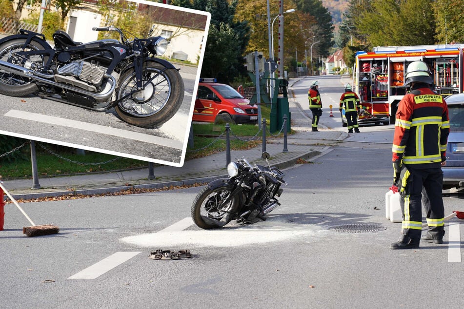 Biker mit historischem Motorrad unterwegs: Auto nimmt Vorfahrt - Crash!