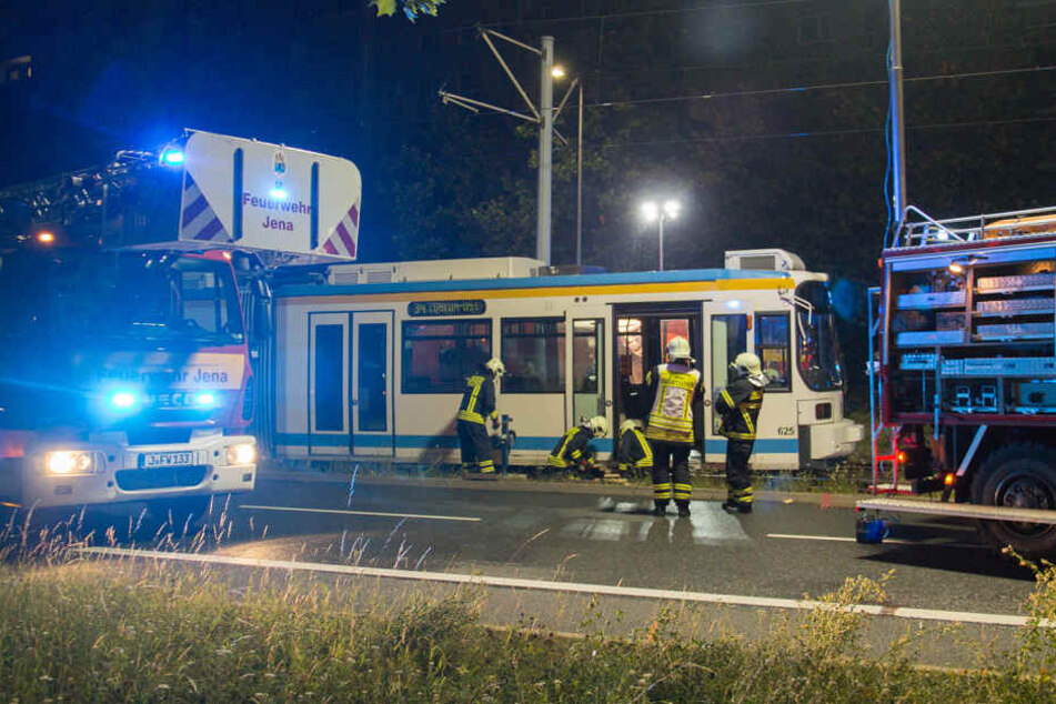 Der Mann war in Jena von einer Straßenbahn überrollt worden.