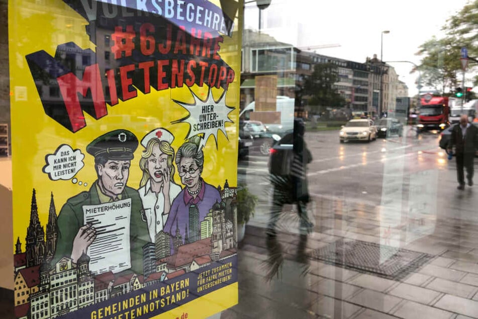 Ein Plakat wirbt zum Eintrag in eine Unterschriftenliste.