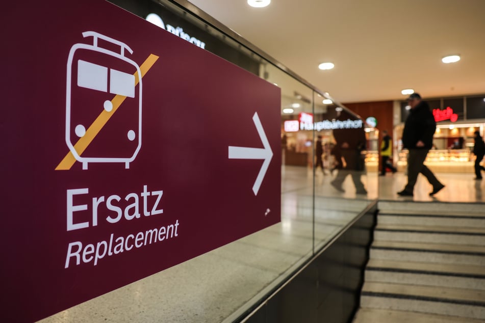 Der Chef des Verkehrsverbunds Rhein-Ruhr (VRR) hatte der Bahn "wiederkehrende, strukturelle Mängel" bei ihrem Ersatzverkehr vorgehalten.