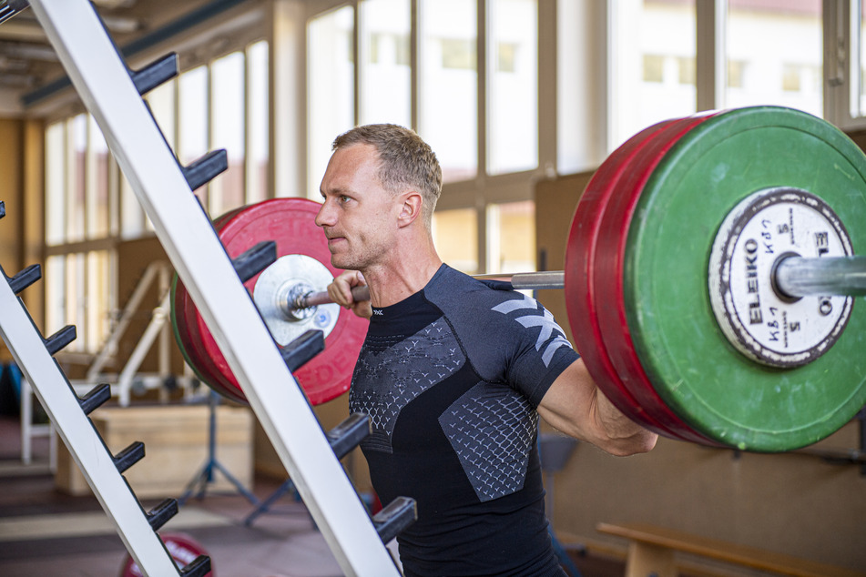 Bob-Profi Francesco Friedrich beim Kraftraining.