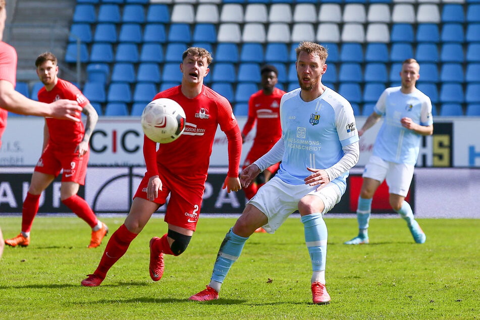 Mit Rathenow lief Justin Gröger (23, l., mit Felix Brügmann) im April 2022 noch im gegnerischen Team in Chemnitz auf.