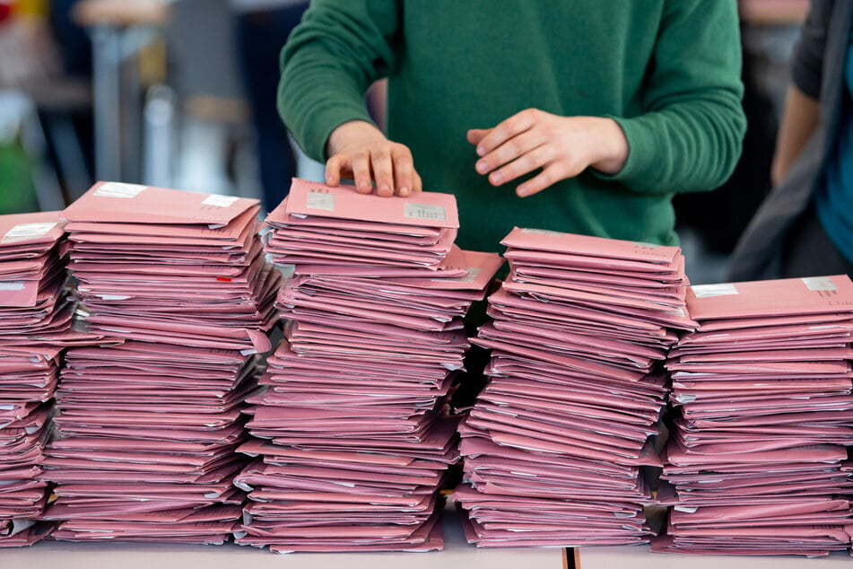 Wer hat die falschen Zettel? Tausende Briefwähler müssen nun angeschrieben werden.