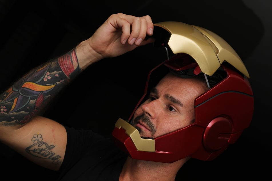 Als gelernter Karosseriebauer "bastelte" sich Rocco Zschuppe Helm und Rüstung von Ironman.