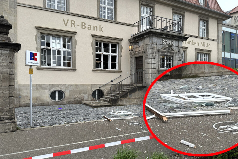 Automaten-Sprenger schlagen wieder zu: Explosion haut Fenster aus Volksbank