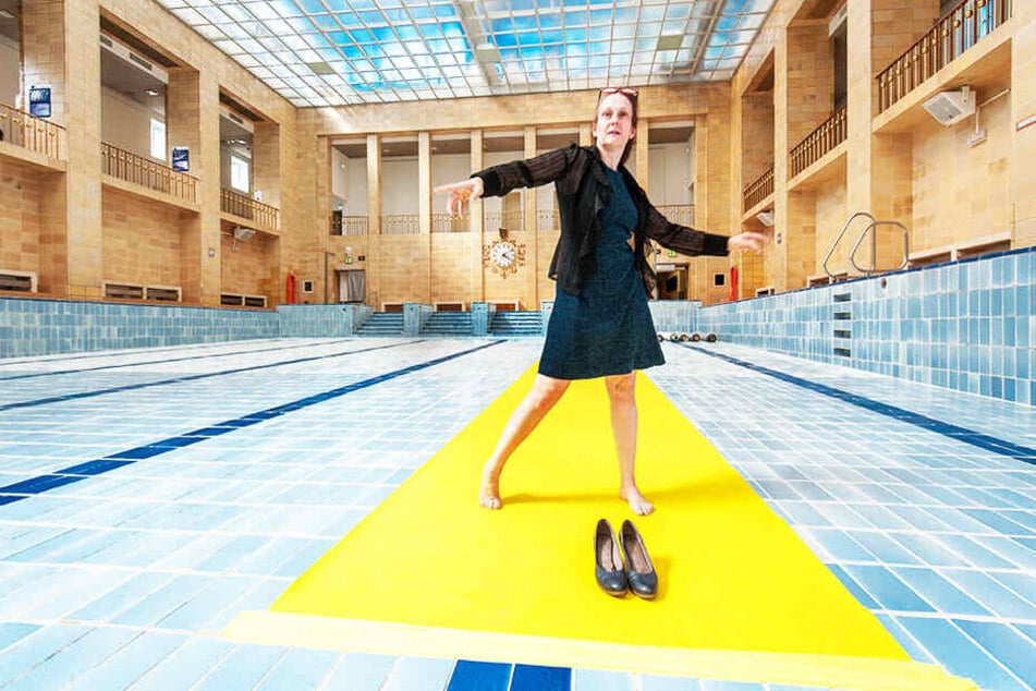 Die Chemnitzer Ballettdirektorin Sabrina Sadowska (53) inszeniert den Tanzabend "Jahreszeiten" im Stadtbad.