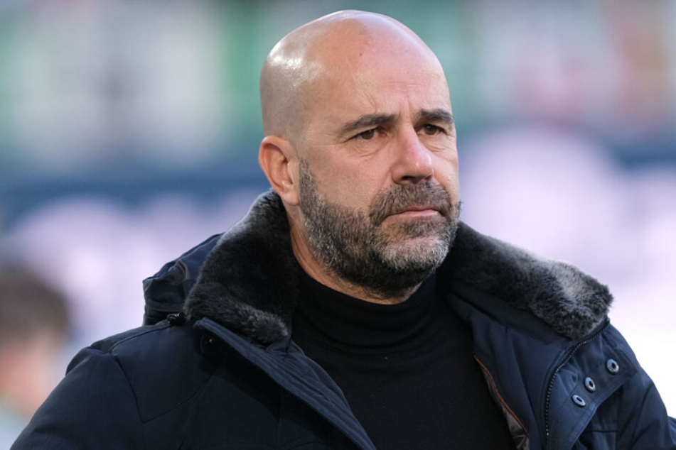 Im Sechzehntelfinale der UEFA Europa League muss Leverkusen-Coach Peter Bosz mit seiner Mannschaft beim portugiesischen Spitzenverein FC Porto ran.