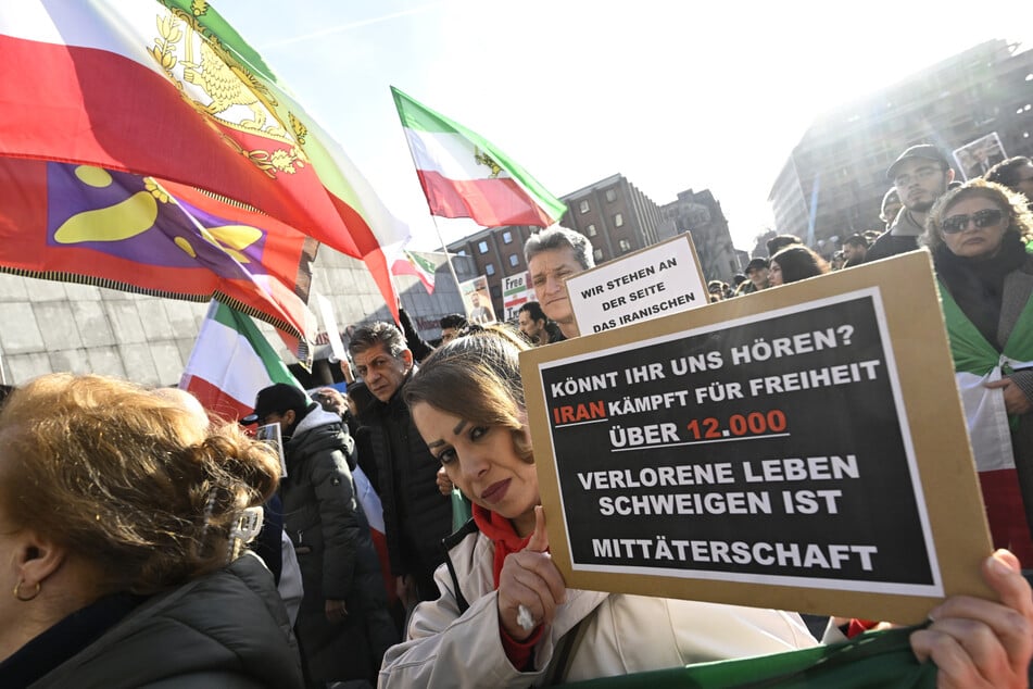 In Köln fanden am Samstag mehrere Solidaritätskundgebungen statt.