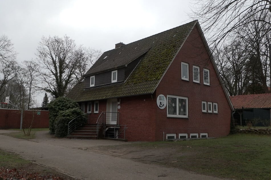 Die Ermittlungen dauern an.