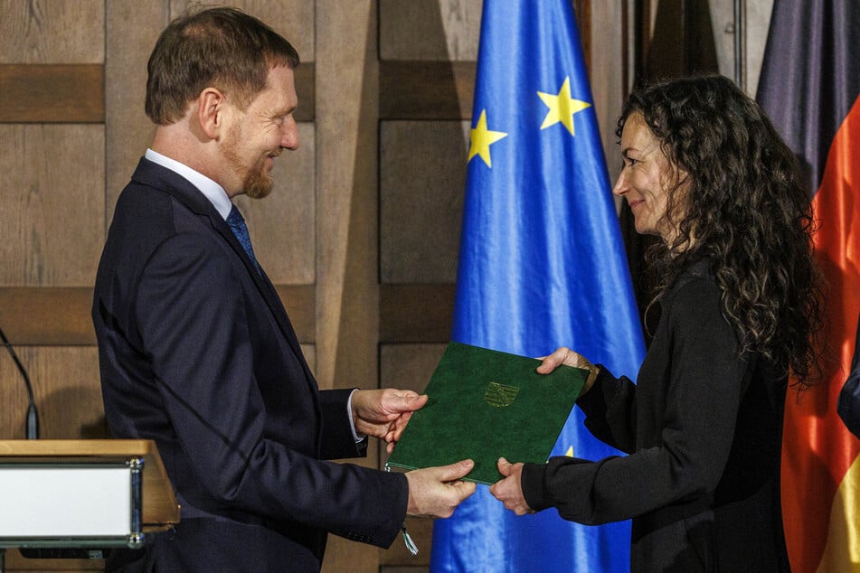 Kretschmer gratuliert Justizministerin Constanze Geiert (48).